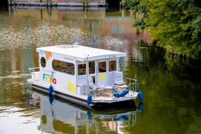 Hausboot FIONA im Yachthafen Berlin-Schmöckwitz auf der Spree und dem Müggelsee von Anfang April bis Ende Oktober